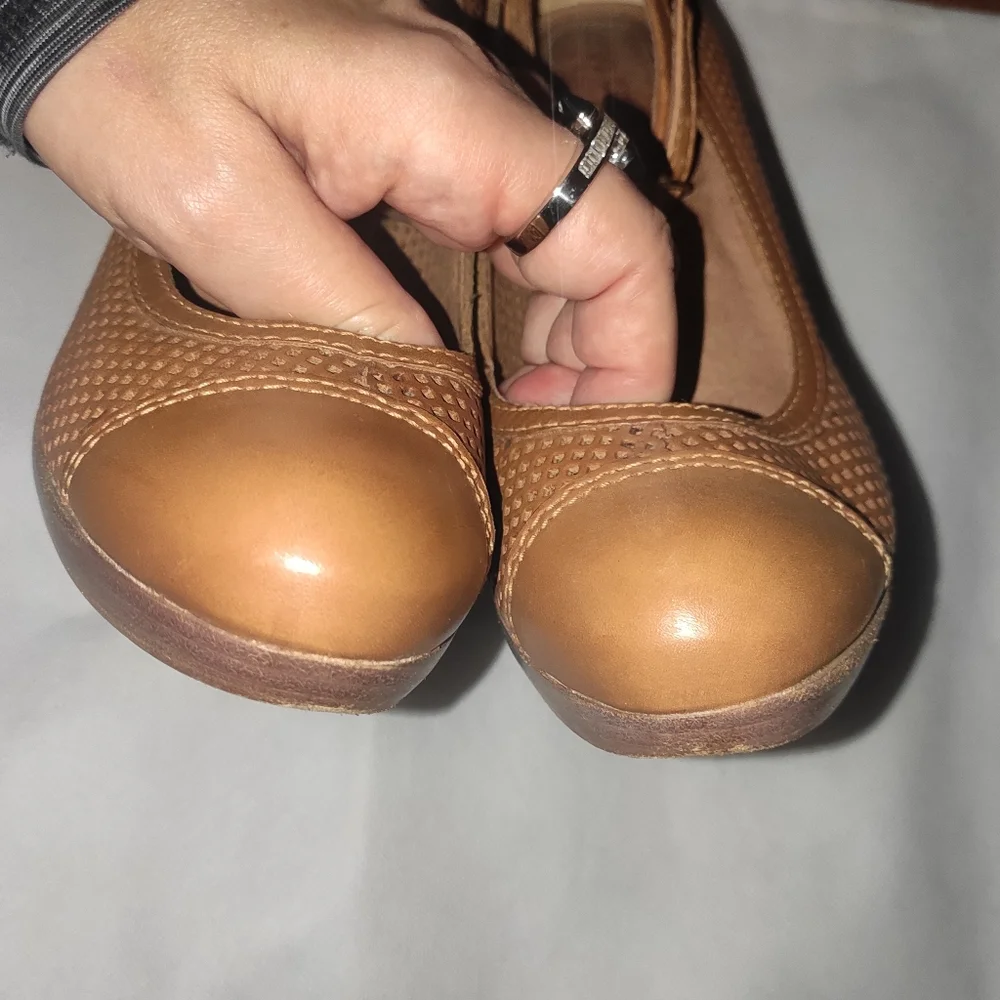 Corso Como Women's Harper Wedge Camel Leather 7.5